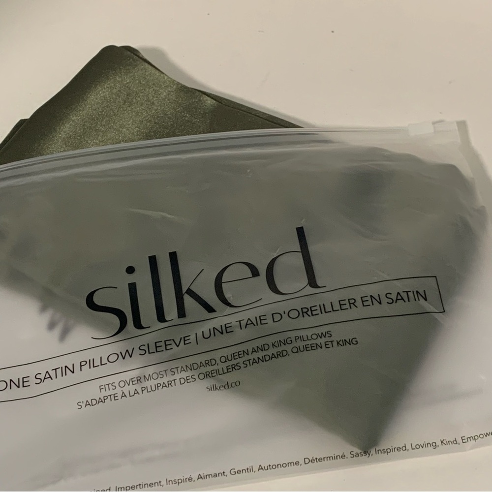 Satin Pillow Sleeve - Green